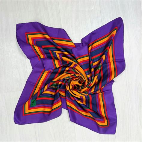 Foulard Yves Saint Laurent Retro .